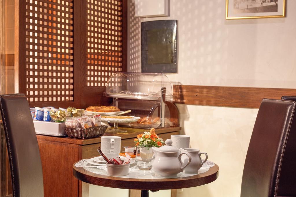 Leonetto Inn Rome Room photo